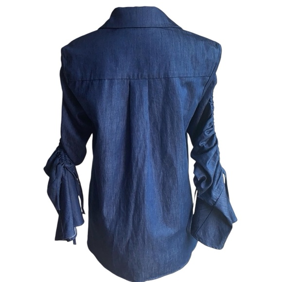 NWT C/MEO COLLECTIVE Chambray, button down blouse. Size: Small - Picture 2 of 10